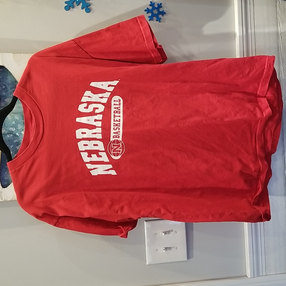 Game Day Authentic Nebraska Basketball Men's sz XL tshirt good condition